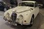 Открыть статью В Новосибирске выставили на продажу раритетный Jaguar 240