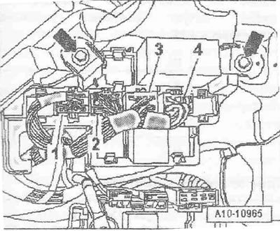 Отсоединить разъёмы -2- и -3- от блока управления…