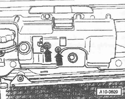 Отсоединить штекерный разъем -3- концевого…