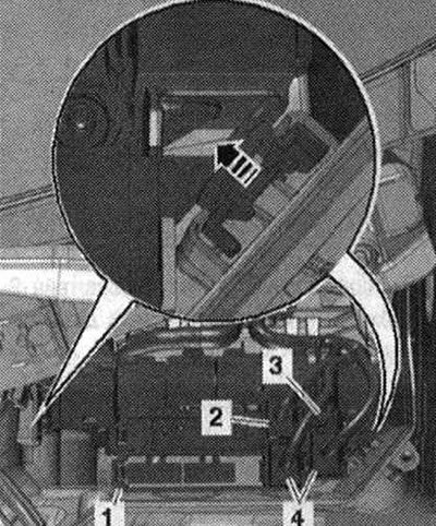 При наличии, отсоединить эл. разъем -2-.…