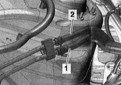 Отсоединить подающий -1- и обратный -2-…