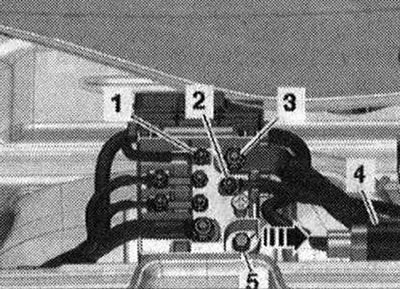 Отвернуты гайки -1, 2, 3- эл. проводов. Извлечь…