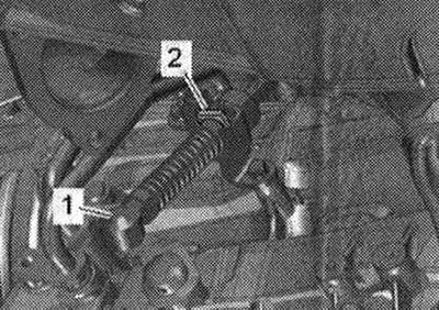 Отжать шаровой подпятник -1- троса селектора КП…
