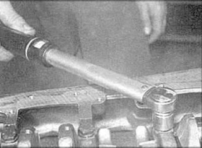 7. Затяните болты до требуемого момента.