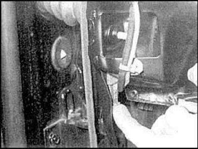 5. Отрегулируйте язычок.