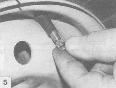 Как снять золотник с колеса Ока ВАЗ-1111 1988-1996: Проверка колес (Информация для владельца: Руководство по