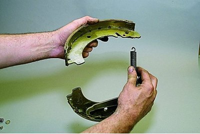 …и выводим из упора распорную планку.