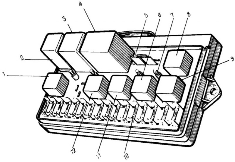 Схема монтажного блока. Схема монтажного блока ВАЗ 2108. ВАЗ 2109 сборка монтажного блока. Жигули реле предохранители 2001. Монтажный блок 3 реле.