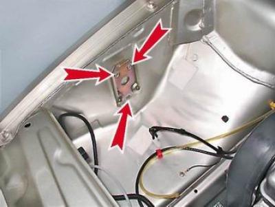 5. При необходимости крестовой отверткой…