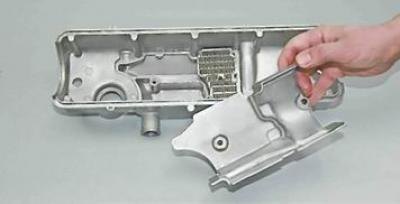 3. Снимаем корпус.