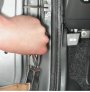 Открыть статью Ограничитель открывания передней двери — снятие и установка
