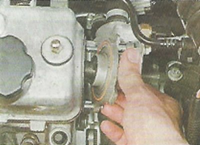 6. Снимаем заглушку.