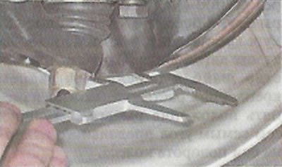 8. Штангенциркулем измеряем расстояние между…