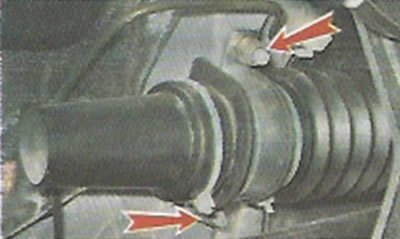 3. Торцовым ключом на 13 мм с трещоткой…