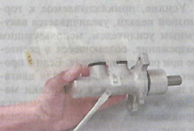 9. При необходимости освободив два фиксатора,…