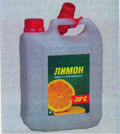 Стеклоомывающая жидкость должна обладать…