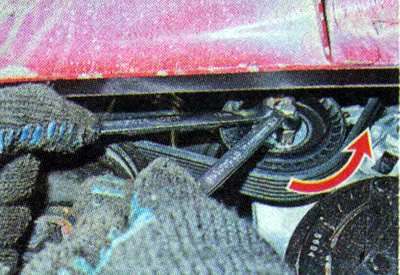 8. Ключом TORX Т-55 поворачивая ступицу натяжного…