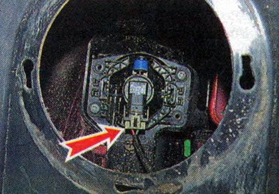 4. Отсоединяем колодки жгута проводов от…