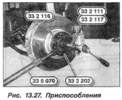Замену поворотной опоры необходимо проводить в…
