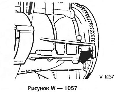 Зафиксировать коленчатый вал в положении верхней…