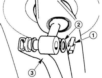 3. Снимите с нижней стороны автомобиля стопорную скобу -1-. Снимите шайбу -2-. Выньте сбоку тягу…