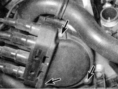 1. Снимите чехол распределителя зажигания и снимите крышку распределителя (смотри Главу Текущее…