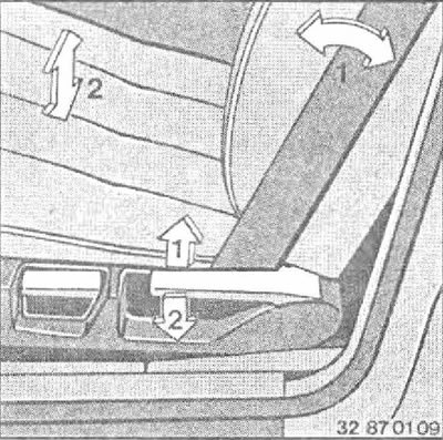 Потяните рычаг (1) и установите спинку сиденья в нужное положение.