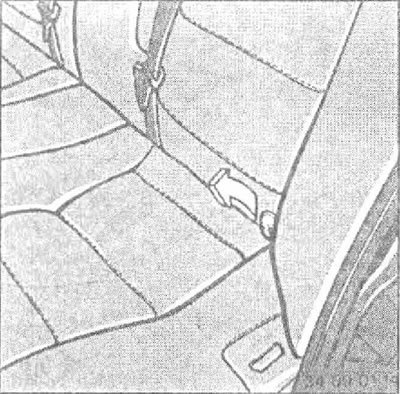 Могут быть запрограммированы и вызваны из памяти бортового компьютера 3 различных положения сидений…