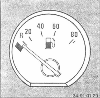 Для проверки работы прибора его контрольная лампа на некоторое время загорается при включении…