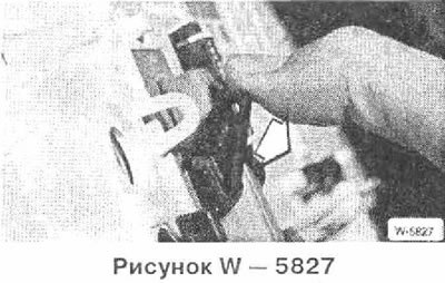 При вытаскивании комбинированного разъема из…