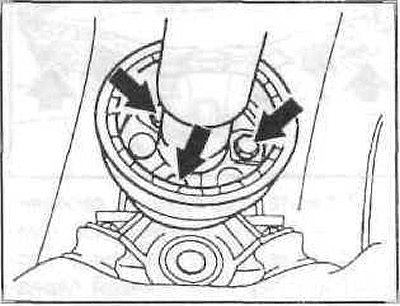 Открутите болты и снимите соединительную муфту с…