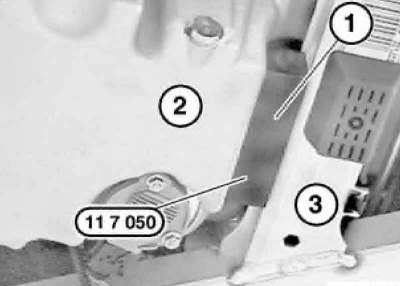 30. Установите приспособление № 11 7 050 (1)…