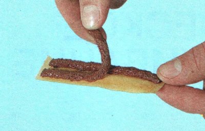 5. ...и отделите жгут от подложки.