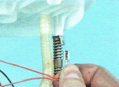 5. Отсоедините колодки жгута проводов от…