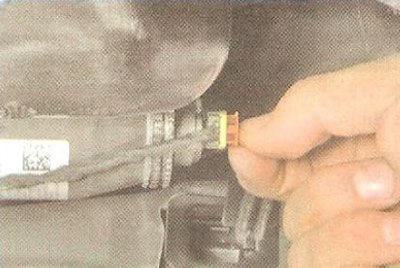 8. Проверьте надежность соединения колодки жгута…