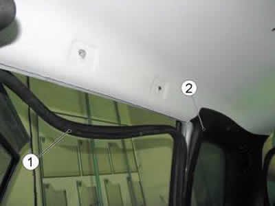 Рис. 8-108. Отсоединение уплотнителей с проемов…