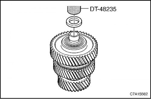 14. Установить упорное кольцо с помощью DT-48235…
