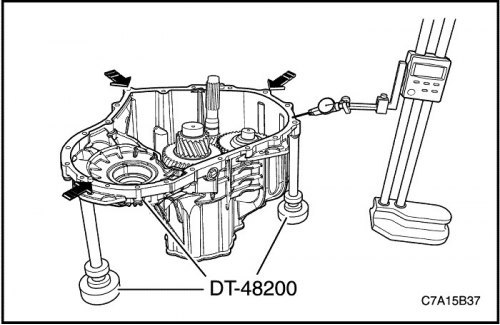2. Установить DT-48200 в картер коробки передач с…