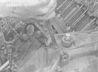 10.10. Осторожно вставляйте рычаг - не прилагайте…