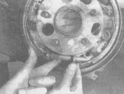5.4ад. Отрегулируйте регулировочную гайку так,…