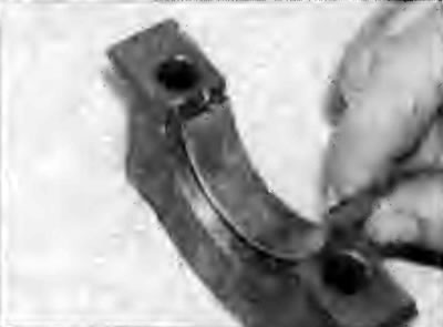Рис. 2F.53. Установка вкладыша коренного…