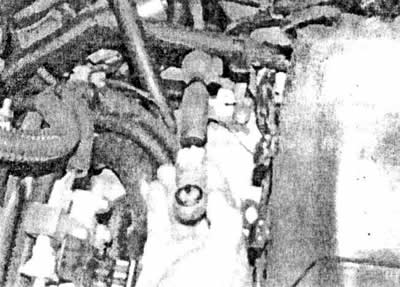 4.8b ...затем снимите установочный конец тросика…