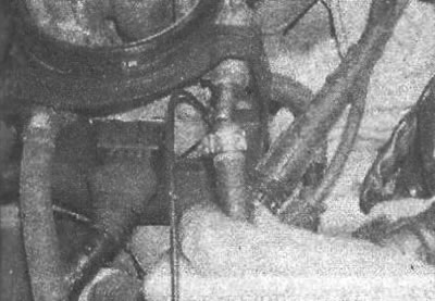 Рис. 3.26. Отсоединение шланга пода чи топлива от…