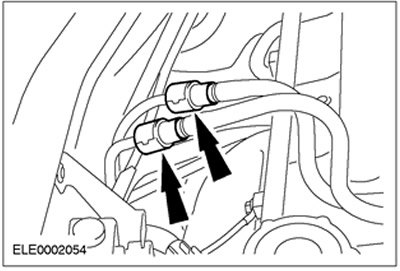 50. Отсоедините топливопроводы. За дополнительной…