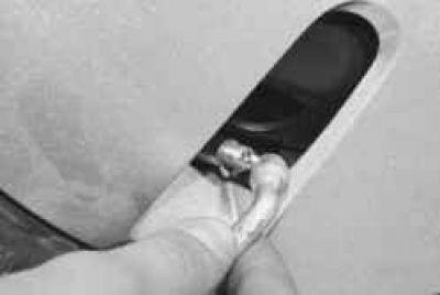 4. Если давление больше требуемого, надавите…