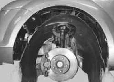 5. …и снимите подкрылок.