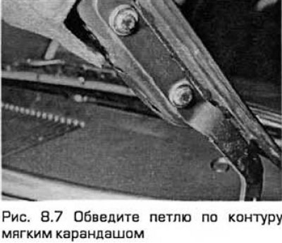 7. Рекомендуется пометить положение петлей на…