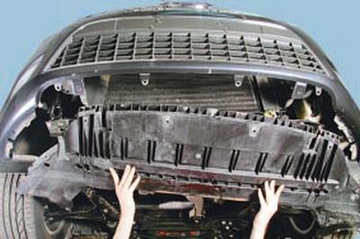 2. Отсоедините провод от клеммы…