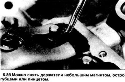 8. Заткните отверстия возврата масла в головках…