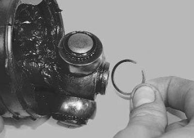 19. …извлеките кольцо из проточки вала.